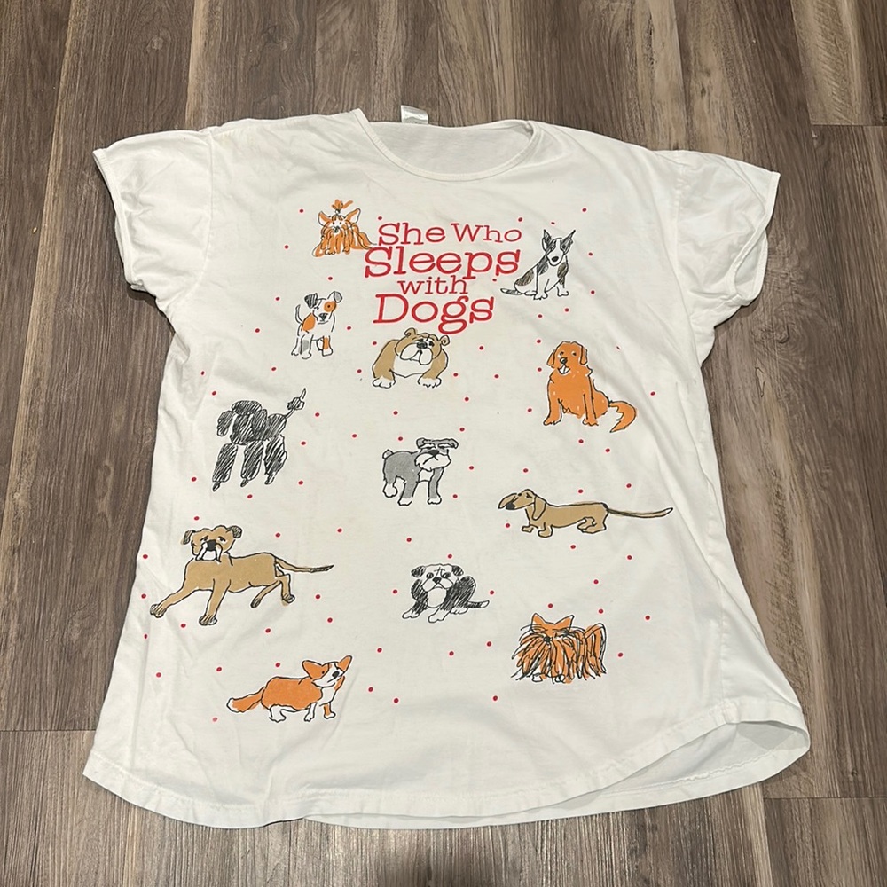 🐾 Vintage Rel-E-Vent “She Who Sleeps With Dogs” Night Shirt